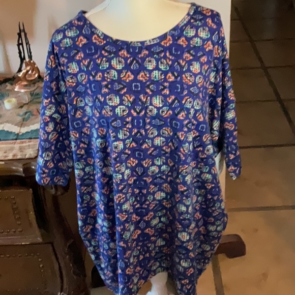 LuLaRoe Tops - LuLaRoe Blouse size XL NWT ❤️